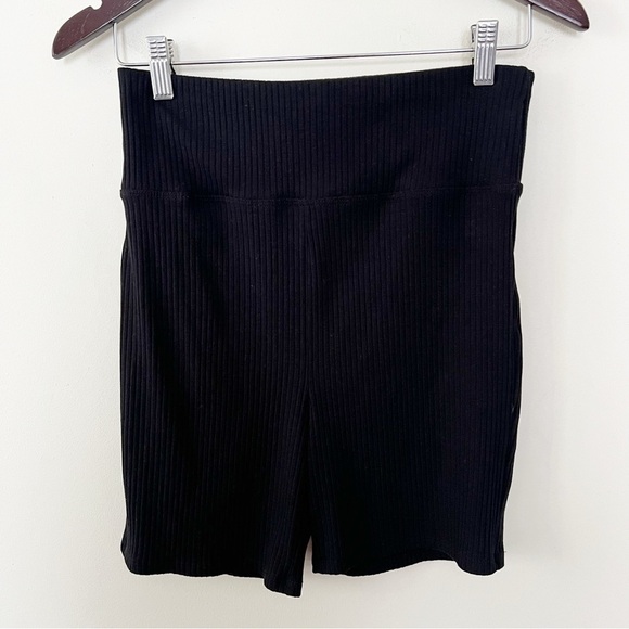 Bar III Black Ribbed Knit Elastic Waist Pull on Biker Shorts Size Large - Picture 1 of 6